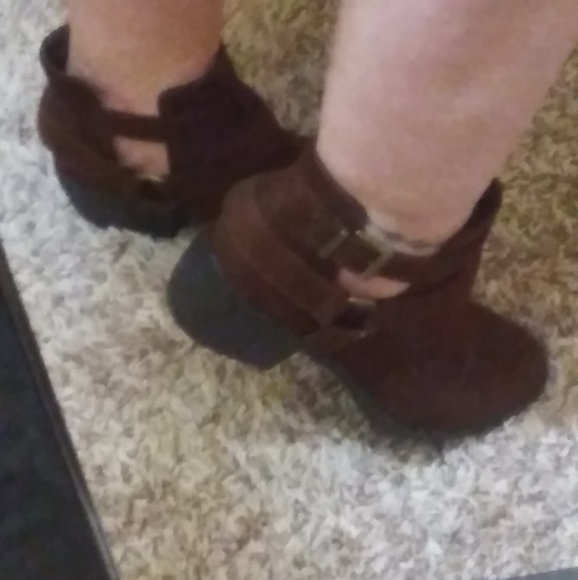 Ankle booties - Picture 5 of 8